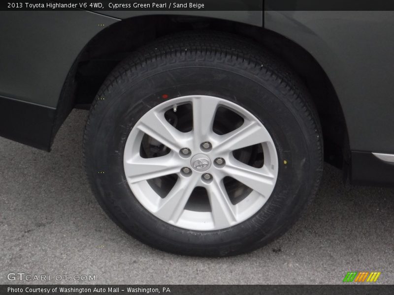 Cypress Green Pearl / Sand Beige 2013 Toyota Highlander V6 4WD