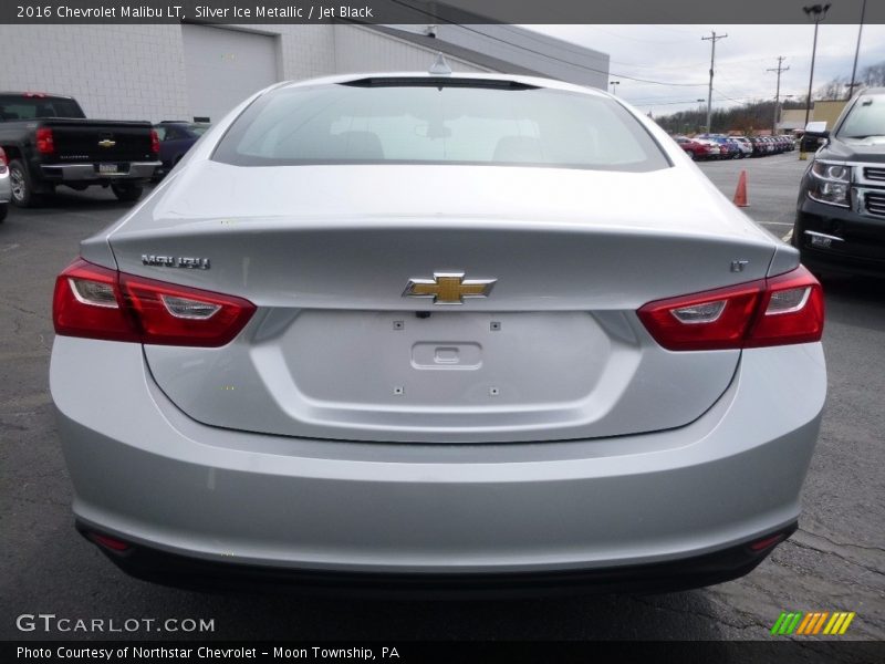 Silver Ice Metallic / Jet Black 2016 Chevrolet Malibu LT