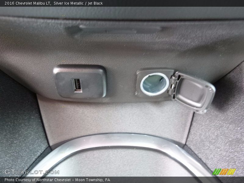 Silver Ice Metallic / Jet Black 2016 Chevrolet Malibu LT