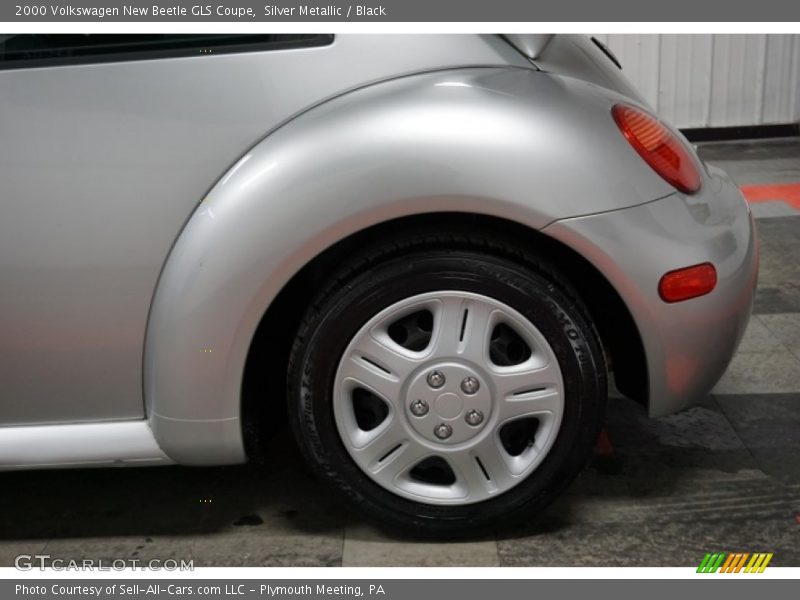 Silver Metallic / Black 2000 Volkswagen New Beetle GLS Coupe