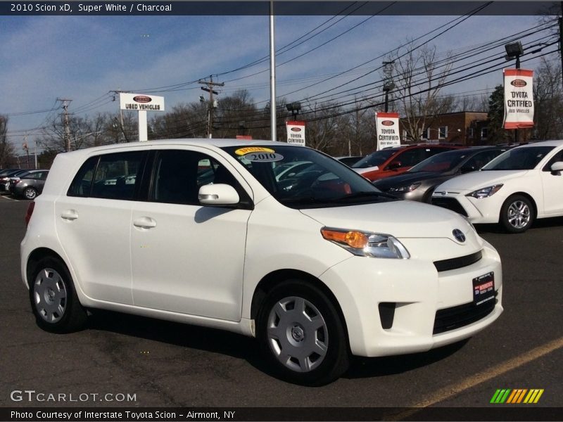 Super White / Charcoal 2010 Scion xD
