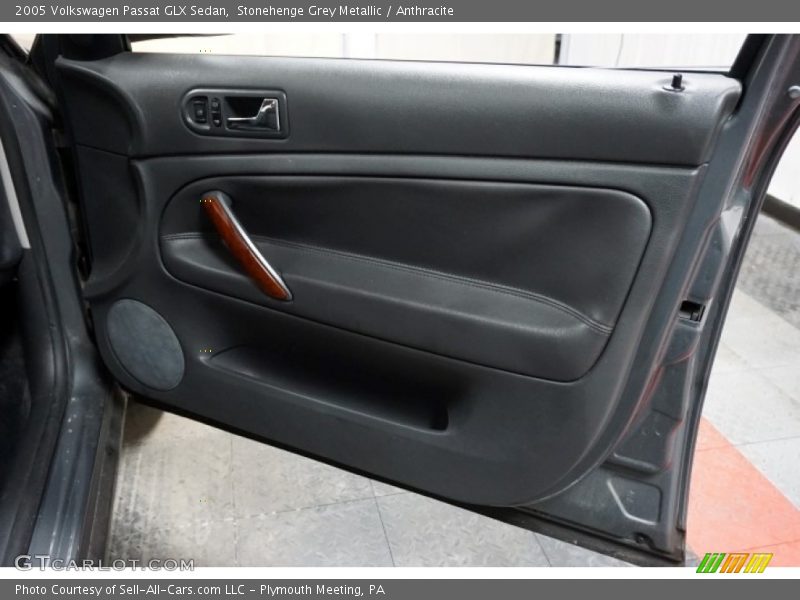 Stonehenge Grey Metallic / Anthracite 2005 Volkswagen Passat GLX Sedan