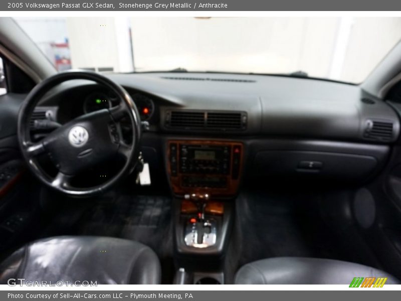 Stonehenge Grey Metallic / Anthracite 2005 Volkswagen Passat GLX Sedan