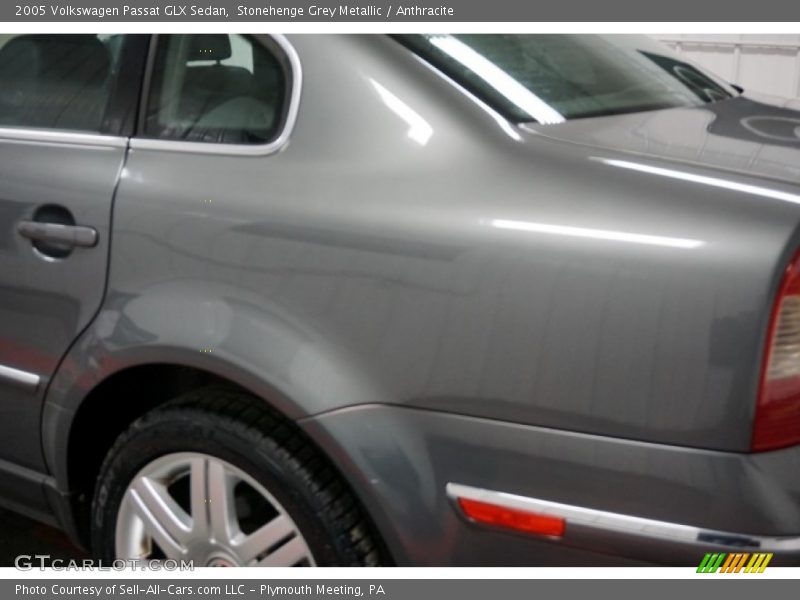 Stonehenge Grey Metallic / Anthracite 2005 Volkswagen Passat GLX Sedan
