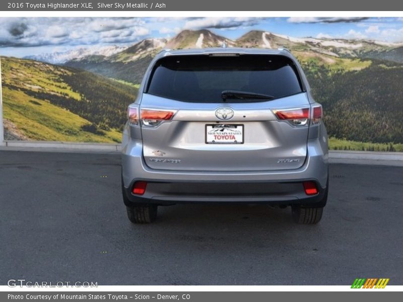 Silver Sky Metallic / Ash 2016 Toyota Highlander XLE