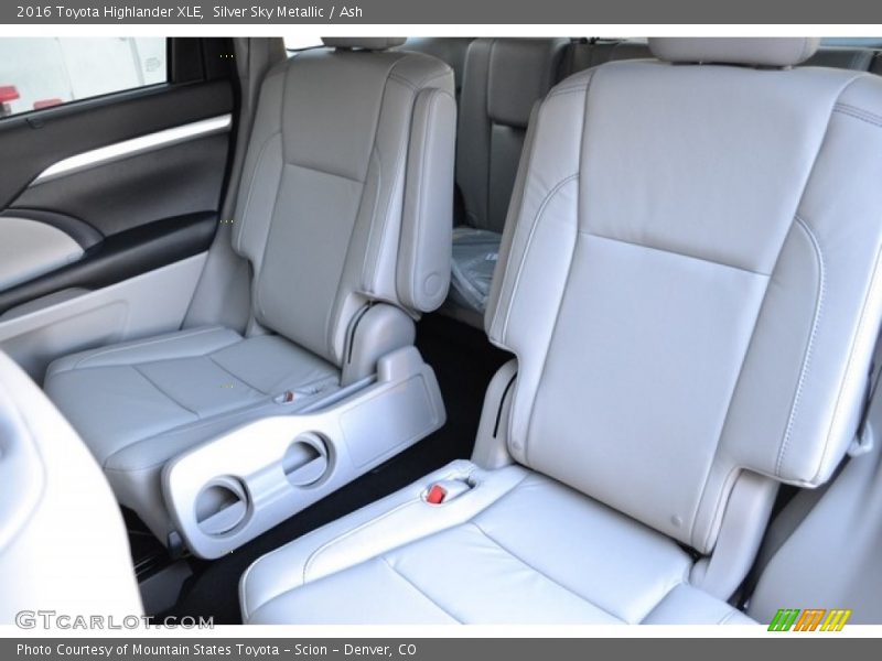 Silver Sky Metallic / Ash 2016 Toyota Highlander XLE