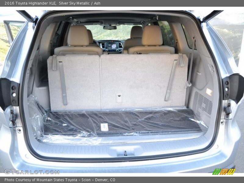 Silver Sky Metallic / Ash 2016 Toyota Highlander XLE