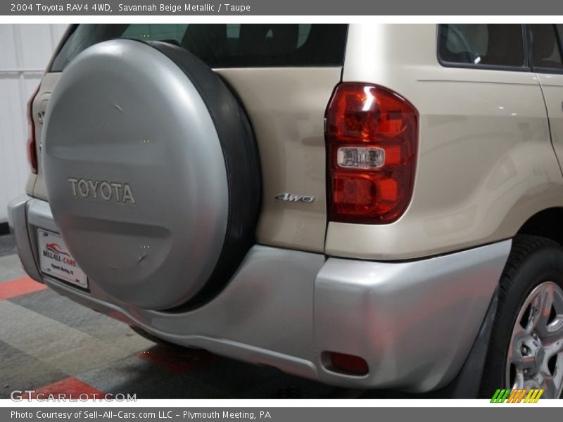 Savannah Beige Metallic / Taupe 2004 Toyota RAV4 4WD