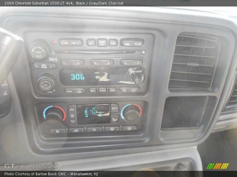 Black / Gray/Dark Charcoal 2004 Chevrolet Suburban 1500 LT 4x4
