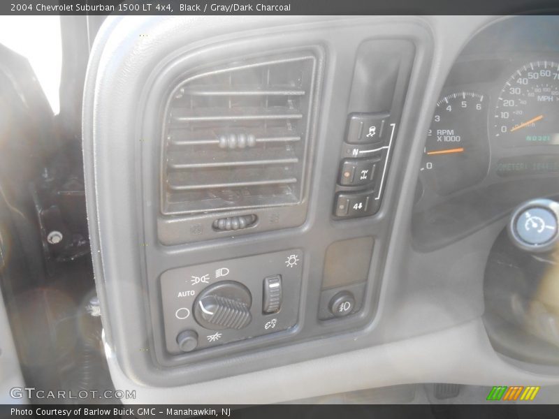 Black / Gray/Dark Charcoal 2004 Chevrolet Suburban 1500 LT 4x4