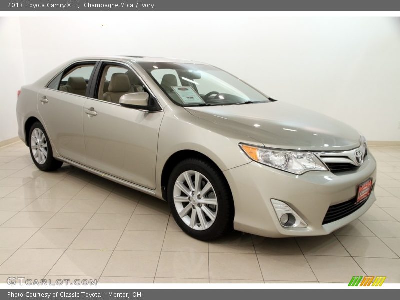 Champagne Mica / Ivory 2013 Toyota Camry XLE