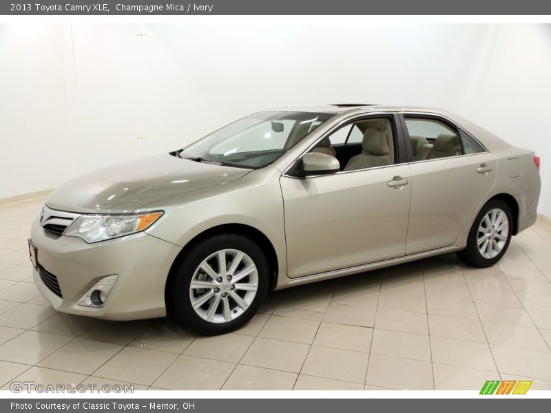 Champagne Mica / Ivory 2013 Toyota Camry XLE