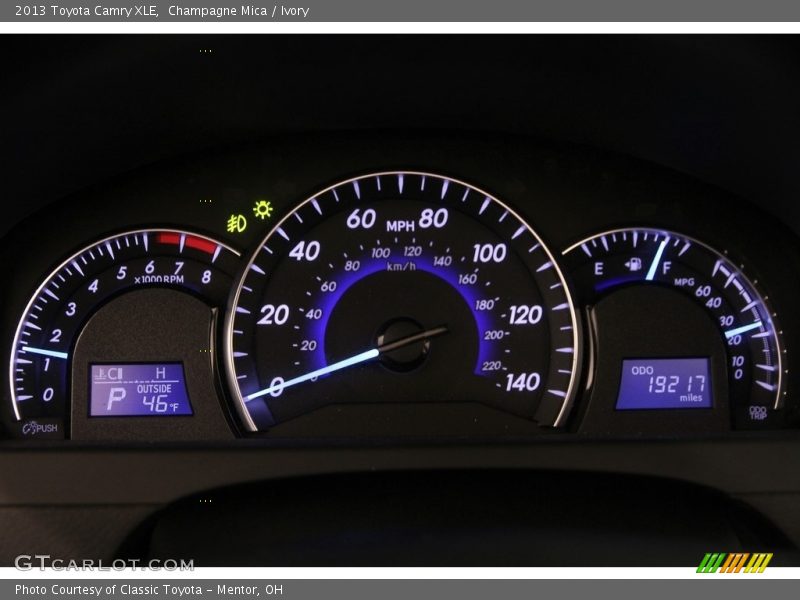 Champagne Mica / Ivory 2013 Toyota Camry XLE