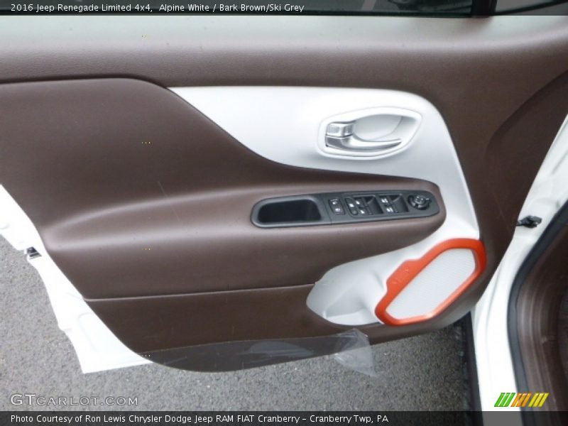 Alpine White / Bark Brown/Ski Grey 2016 Jeep Renegade Limited 4x4