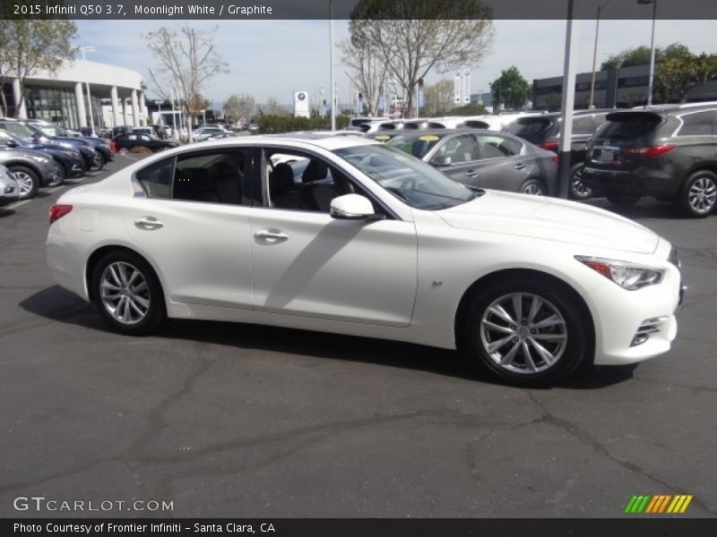 Moonlight White / Graphite 2015 Infiniti Q50 3.7