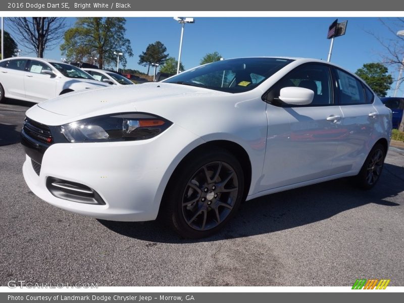 Bright White / Black 2016 Dodge Dart SE