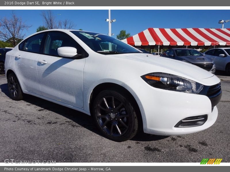 Bright White / Black 2016 Dodge Dart SE