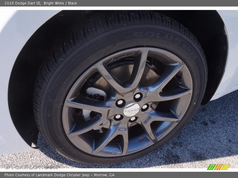 Bright White / Black 2016 Dodge Dart SE