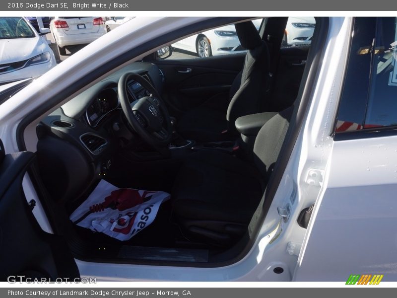 Bright White / Black 2016 Dodge Dart SE