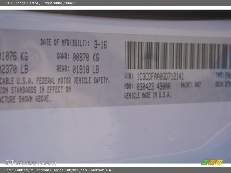 Bright White / Black 2016 Dodge Dart SE