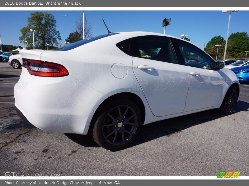 Bright White / Black 2016 Dodge Dart SE