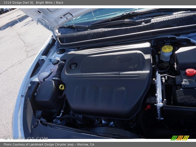 Bright White / Black 2016 Dodge Dart SE