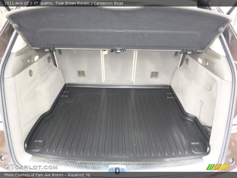 Teak Brown Metallic / Cardamom Beige 2011 Audi Q5 2.0T quattro
