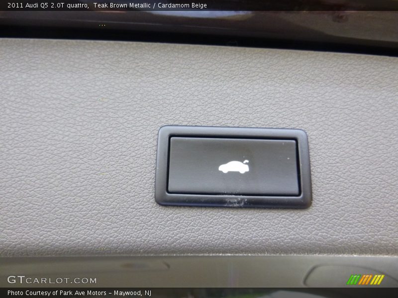 Teak Brown Metallic / Cardamom Beige 2011 Audi Q5 2.0T quattro