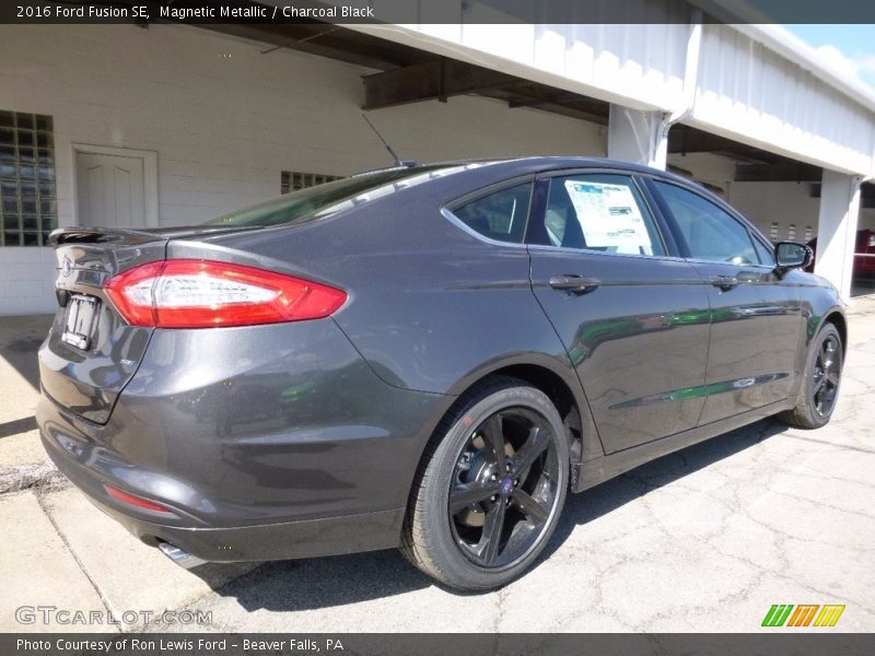 Magnetic Metallic / Charcoal Black 2016 Ford Fusion SE