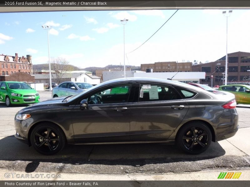 Magnetic Metallic / Charcoal Black 2016 Ford Fusion SE