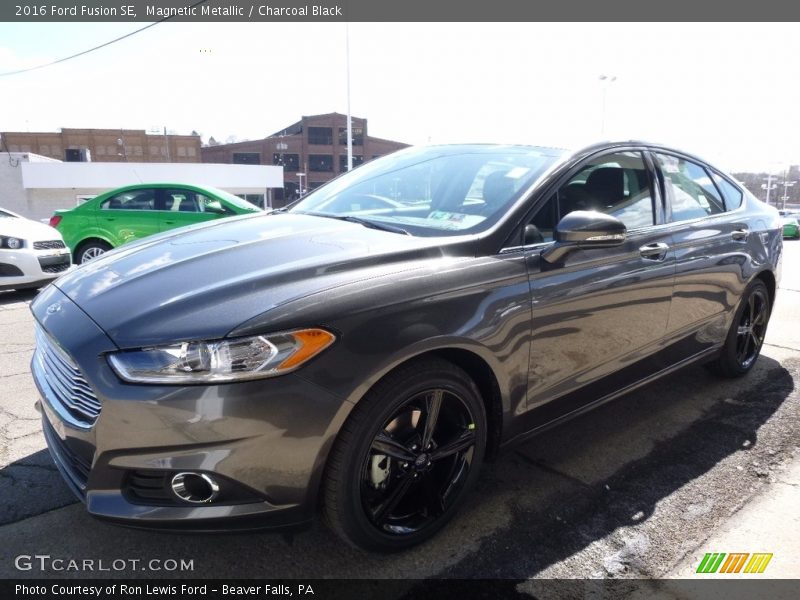 Magnetic Metallic / Charcoal Black 2016 Ford Fusion SE