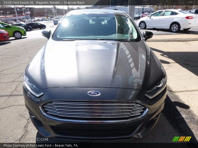 Magnetic Metallic / Charcoal Black 2016 Ford Fusion SE