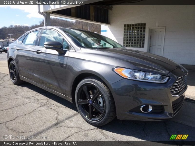 Magnetic Metallic / Charcoal Black 2016 Ford Fusion SE