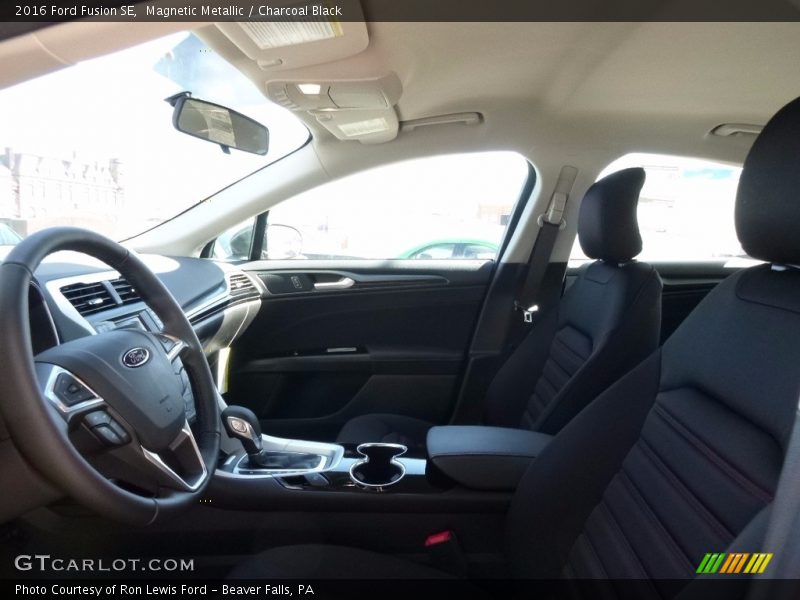 Magnetic Metallic / Charcoal Black 2016 Ford Fusion SE