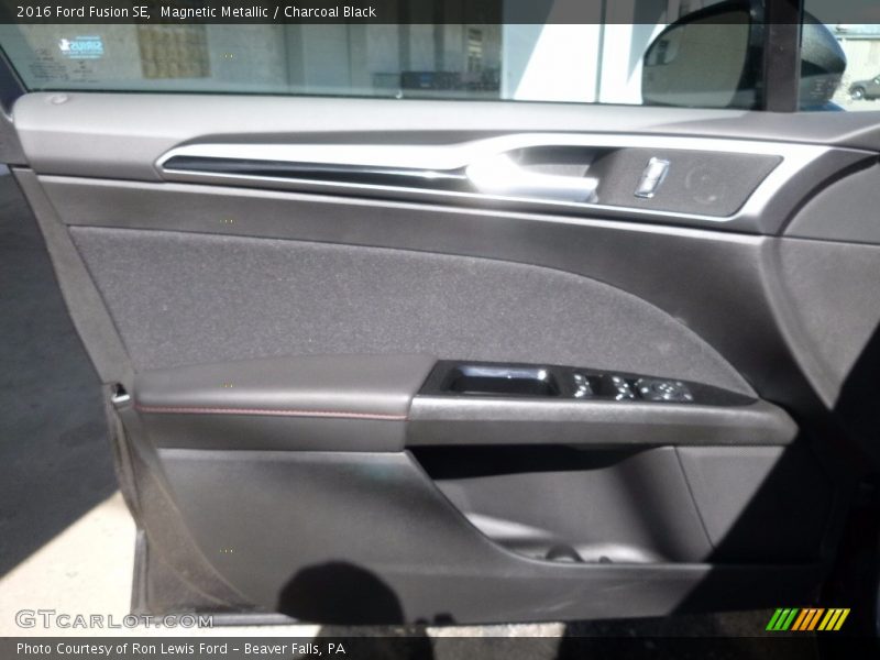 Magnetic Metallic / Charcoal Black 2016 Ford Fusion SE