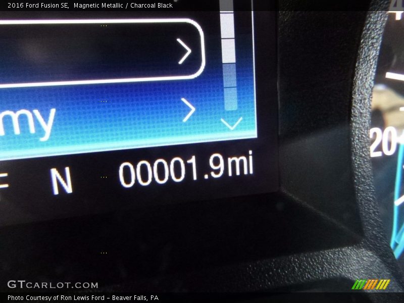 Magnetic Metallic / Charcoal Black 2016 Ford Fusion SE