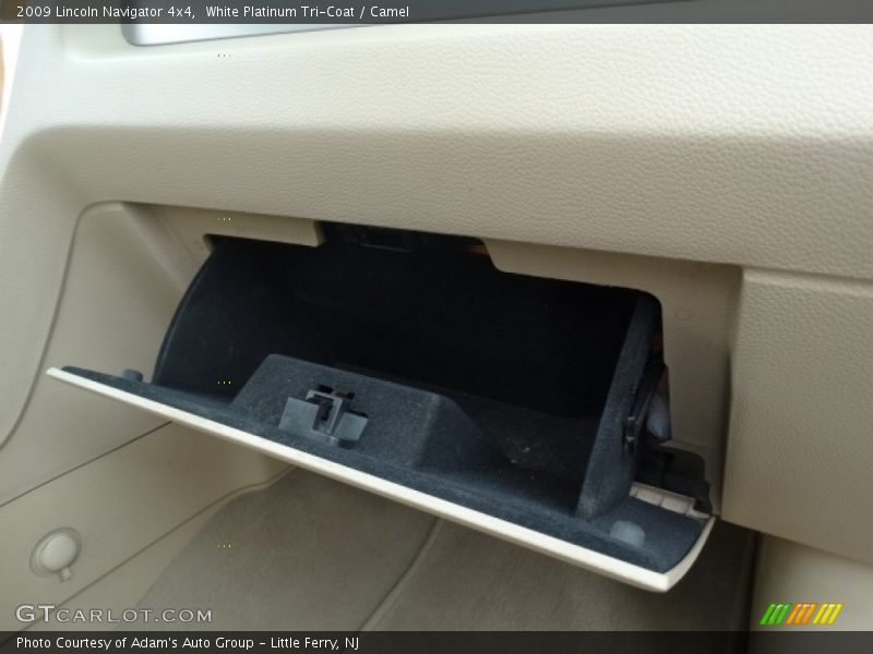 White Platinum Tri-Coat / Camel 2009 Lincoln Navigator 4x4