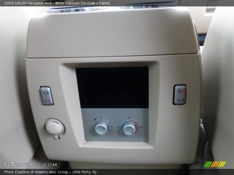 White Platinum Tri-Coat / Camel 2009 Lincoln Navigator 4x4