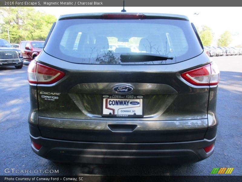 Magnetic Metallic / Charcoal Black 2016 Ford Escape S