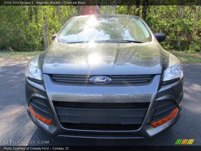 Magnetic Metallic / Charcoal Black 2016 Ford Escape S