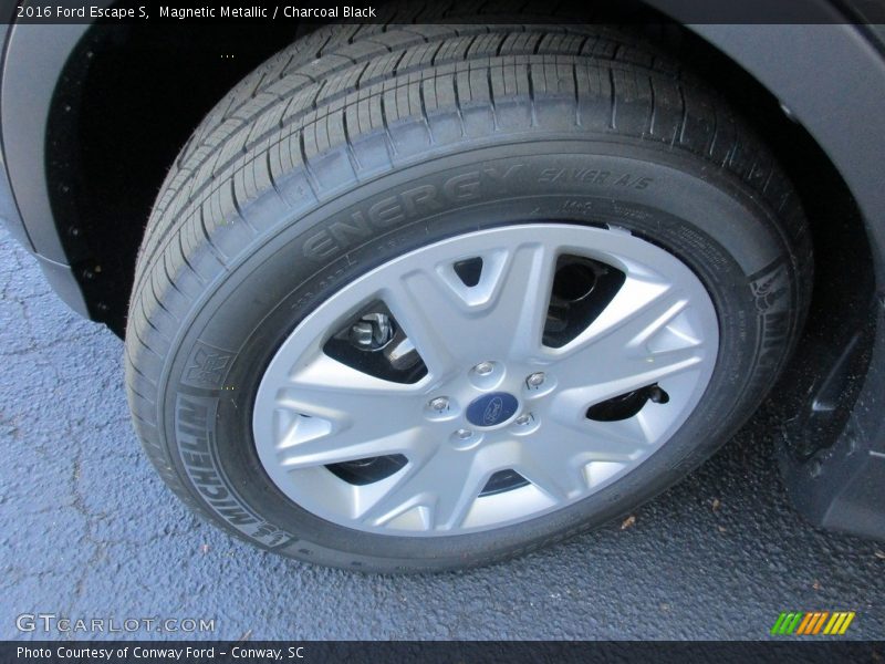 Magnetic Metallic / Charcoal Black 2016 Ford Escape S