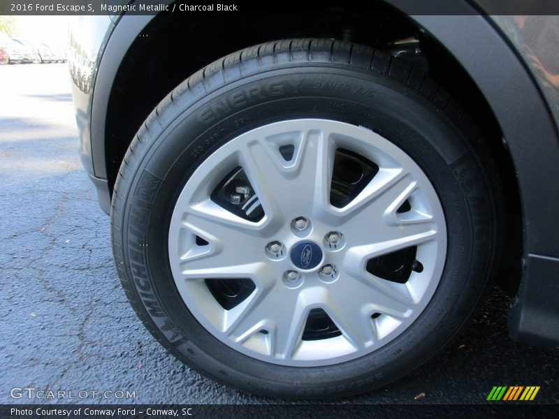 Magnetic Metallic / Charcoal Black 2016 Ford Escape S