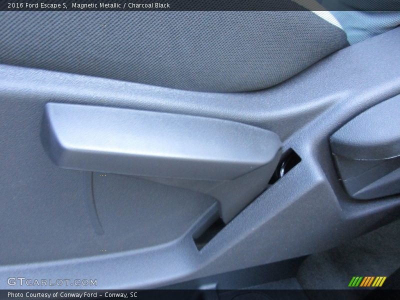 Magnetic Metallic / Charcoal Black 2016 Ford Escape S
