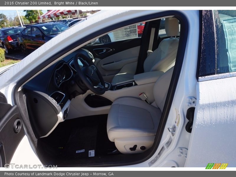 Bright White / Black/Linen 2016 Chrysler 200 Limited