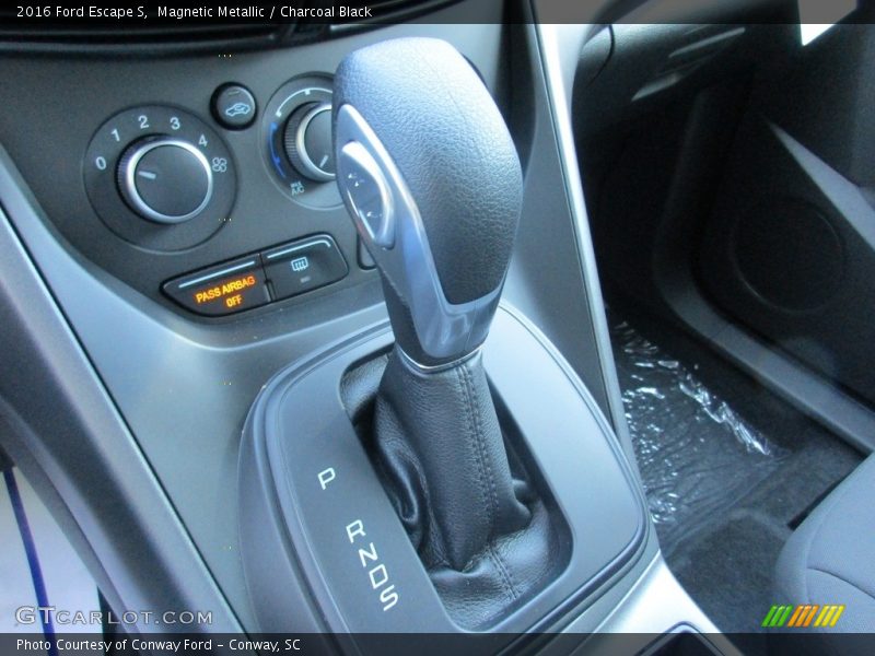 Magnetic Metallic / Charcoal Black 2016 Ford Escape S