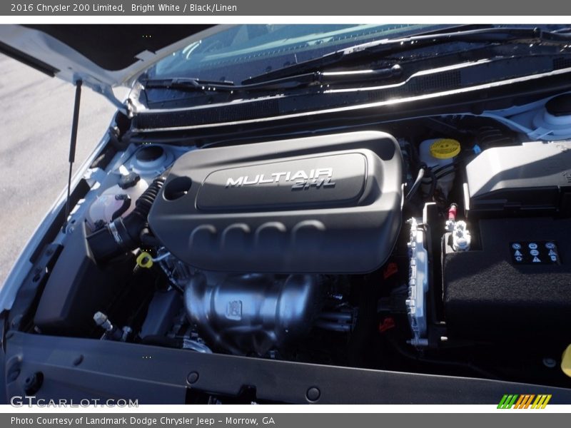 Bright White / Black/Linen 2016 Chrysler 200 Limited