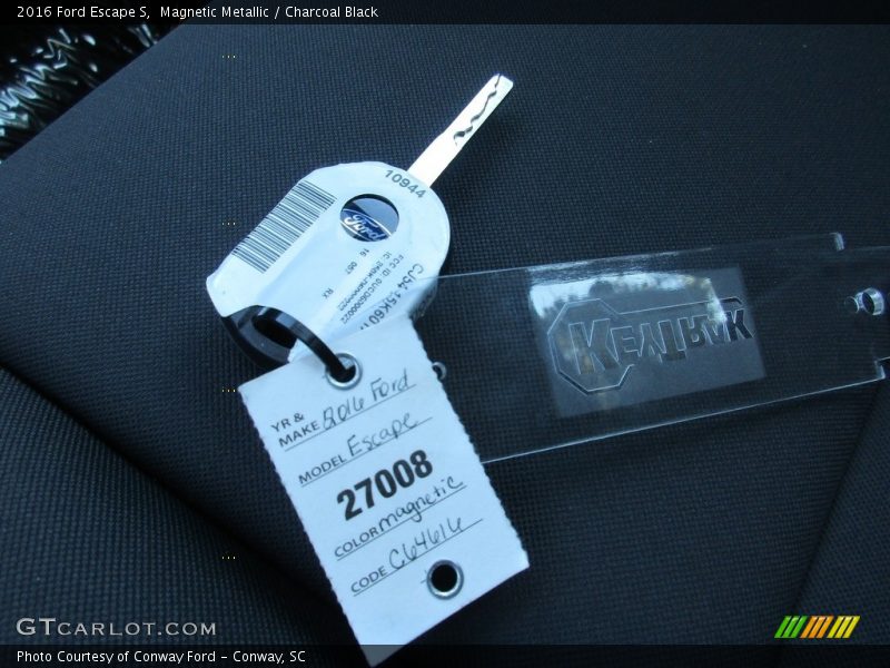 Magnetic Metallic / Charcoal Black 2016 Ford Escape S