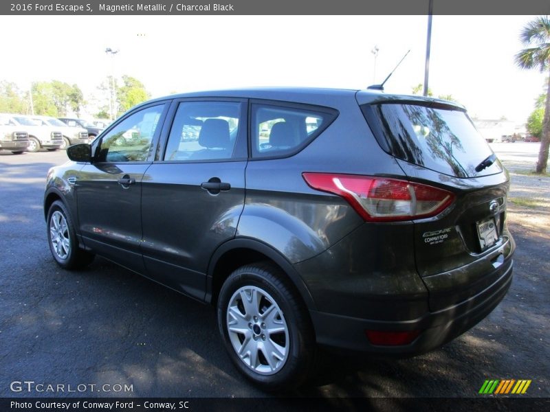 Magnetic Metallic / Charcoal Black 2016 Ford Escape S