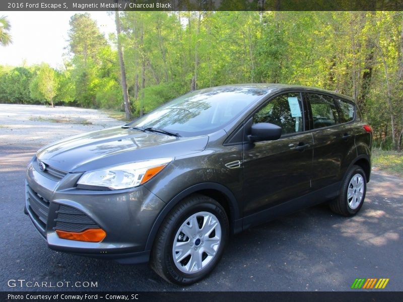 Magnetic Metallic / Charcoal Black 2016 Ford Escape S
