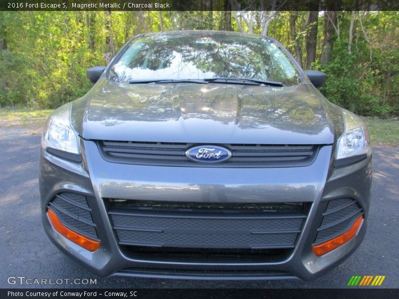 Magnetic Metallic / Charcoal Black 2016 Ford Escape S